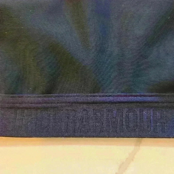 Under Armour Supportive Crossbody Sports Bra No Padding Black Size Medium - Picture 2 of 4